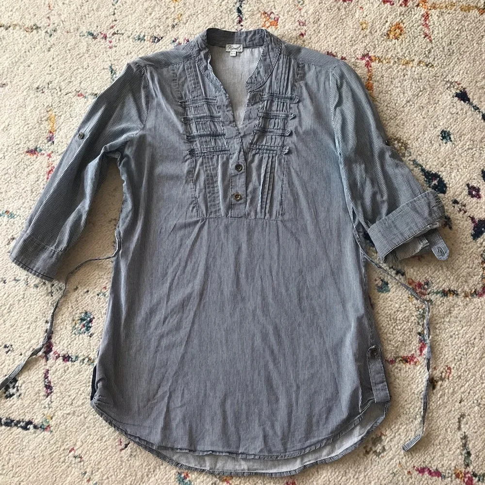 🥳 2 for $6 🥳 Kismet shirt XS (S) cotton blue stripes 3/4 sleeves w roll tab - Picture 2 of 12